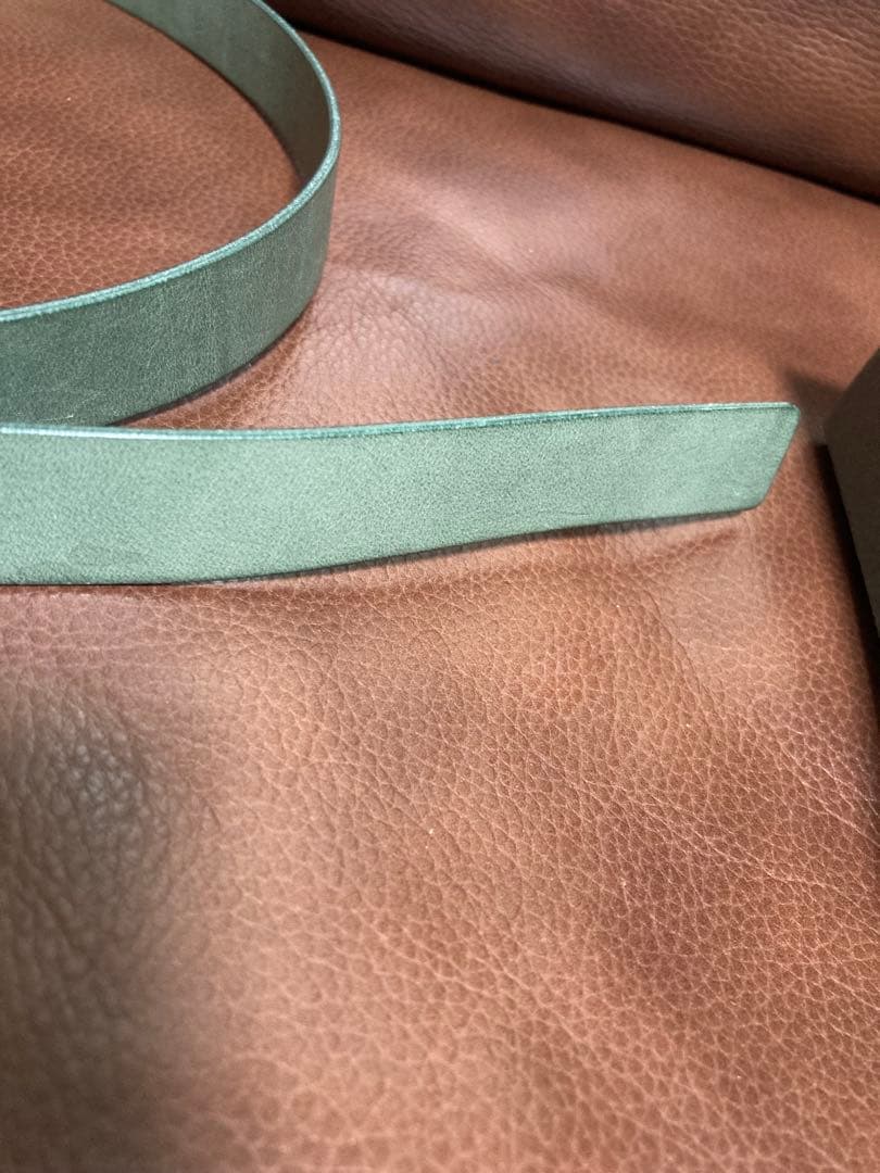 ミナペルホネン　オーバルバックルベルト　smorky green 箱付