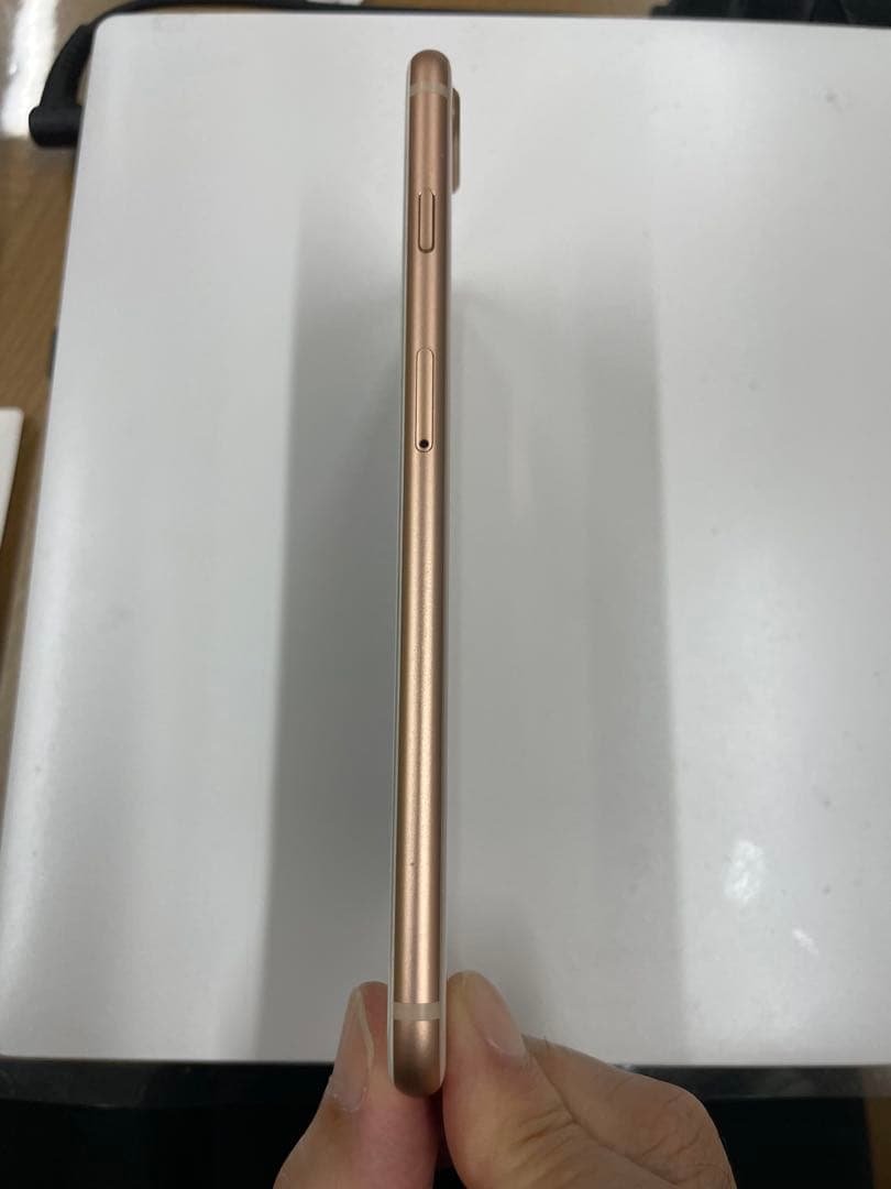 iPhone 8 Plus ゴールド 本体のみ