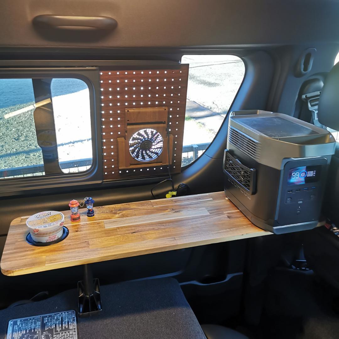 ハイエース　サイドテーブル　セカンドシートテーブル　車中泊　キャンプ