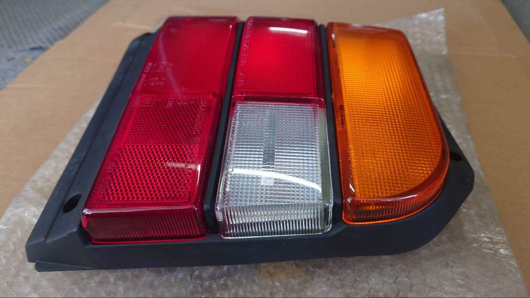 アルトワークス　スズキ　純正　テールランプ　35670-84010　左　未使用