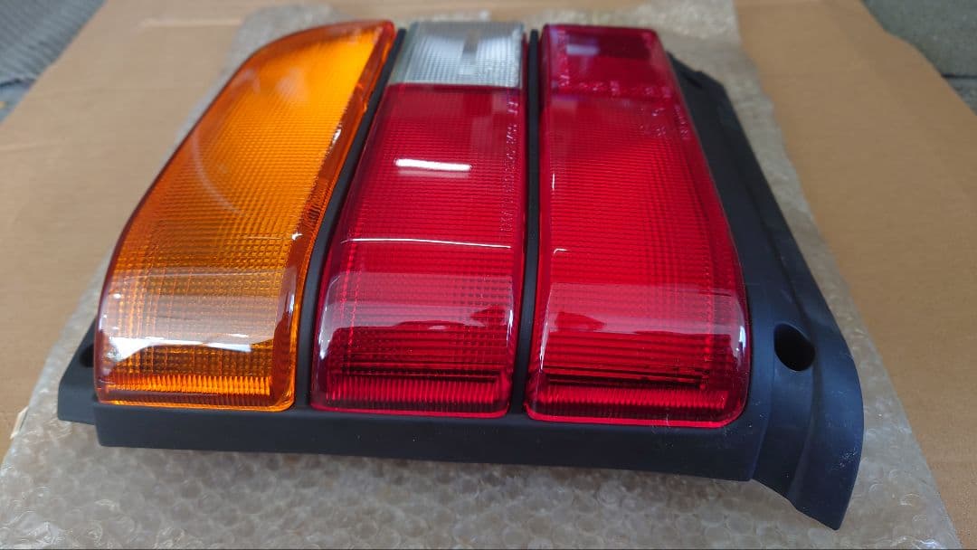 アルトワークス　スズキ　純正　テールランプ　35670-84010　左　未使用