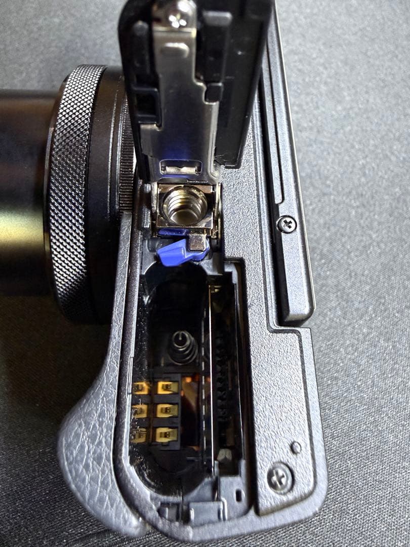 【超美品】SONY RX100 M4 コンパクトデジタルカメラ コンデジ使用数回