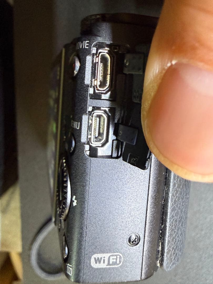 【超美品】SONY RX100 M4 コンパクトデジタルカメラ コンデジ使用数回