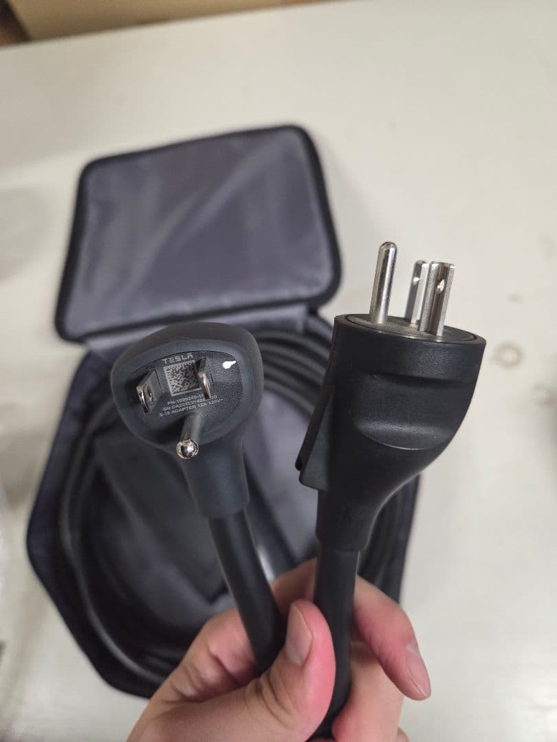 Tesla モバイルコネクター　充電用ケーブル
