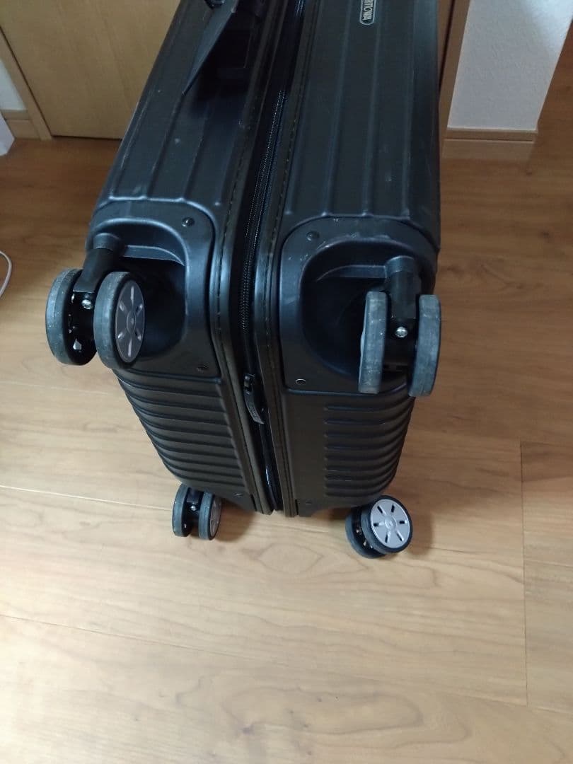 RIMOWA リモワ　サルサ　ブラック　58リットル　4輪