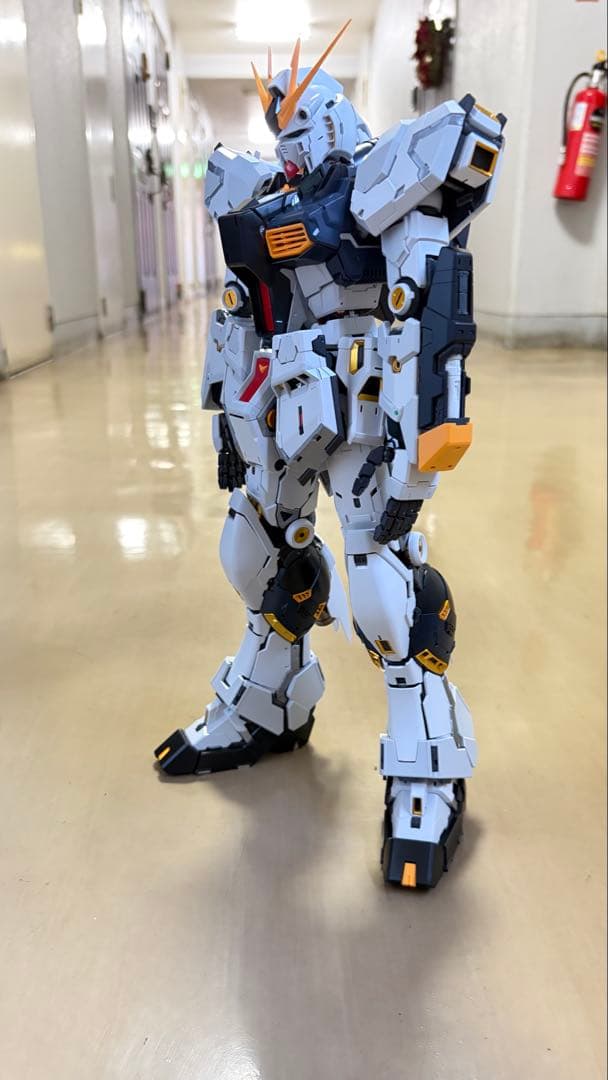 ム*ガ様 PGU 1/60 νガンダム　＋　LEDセット　完成品