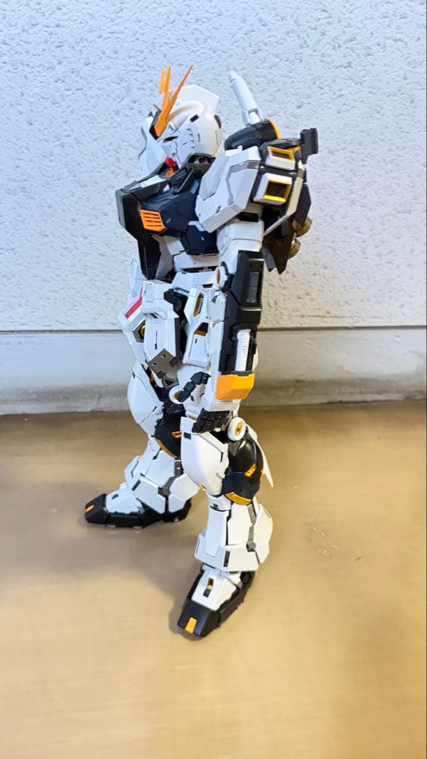 ム*ガ様 PGU 1/60 νガンダム　＋　LEDセット　完成品