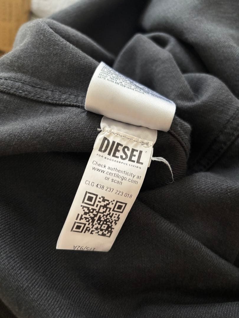 コムドットやまと着用　diesel D-Dewny-Hood