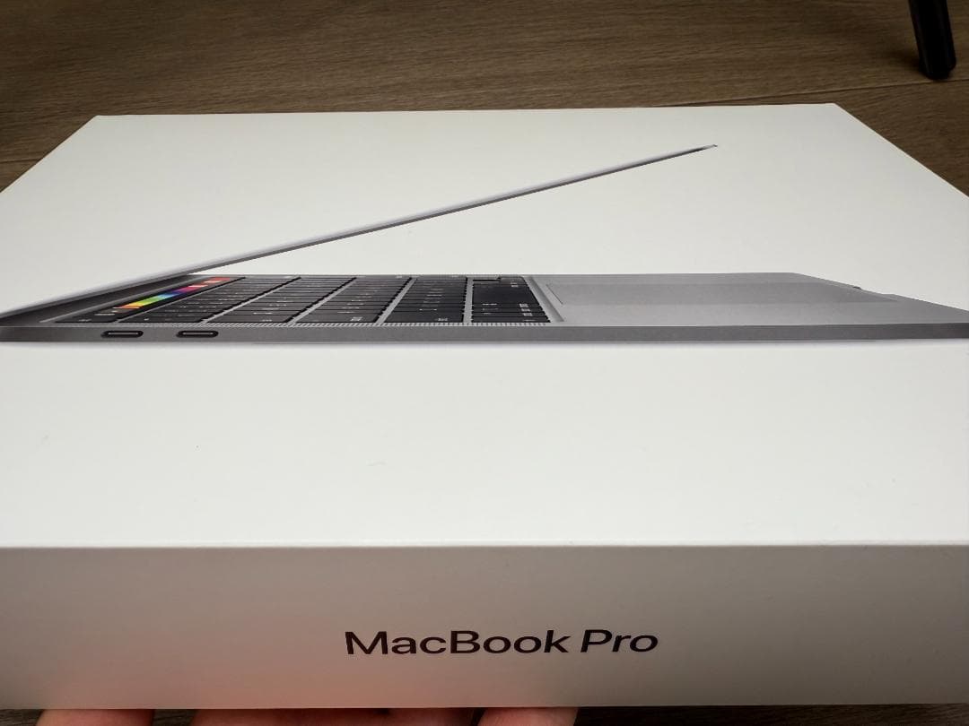 【美品】MacBook Pro 13インチ メモリ16GB SSD1TB
