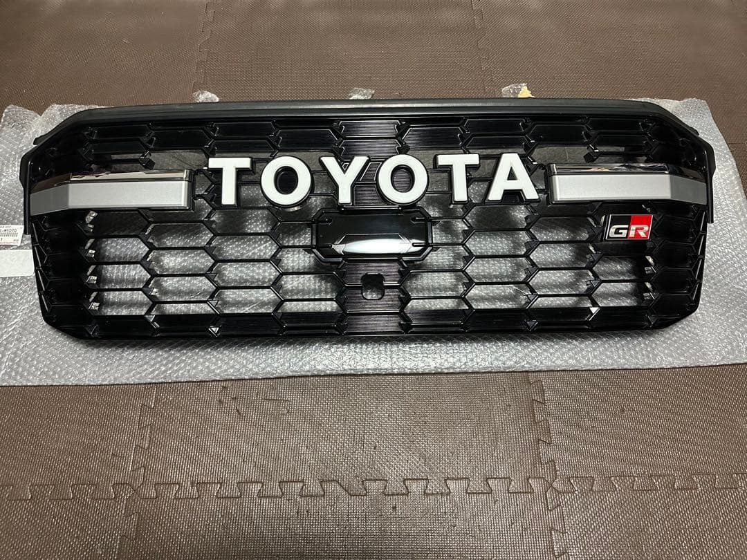 ランクル300 GRグリル