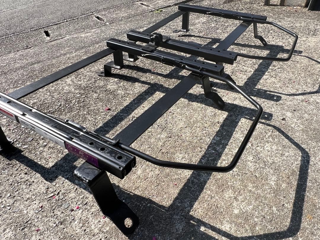 ランクル100用シートレール左右セット