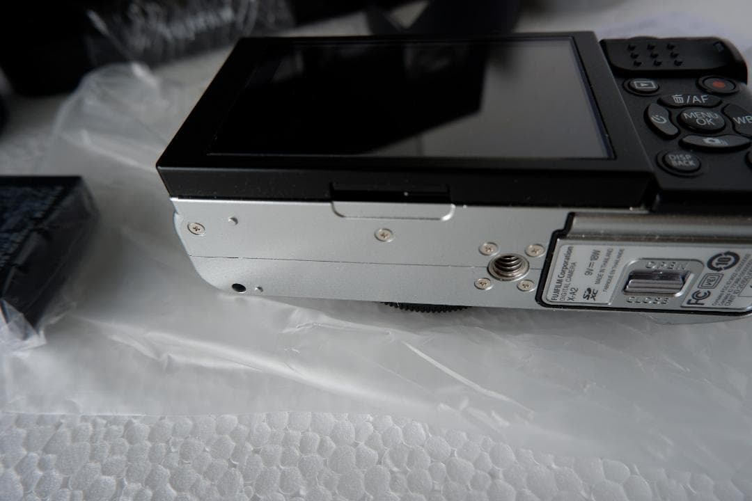 FUJIFILM ミラーレス一眼 X-A2 ダブルズームレンズ付き