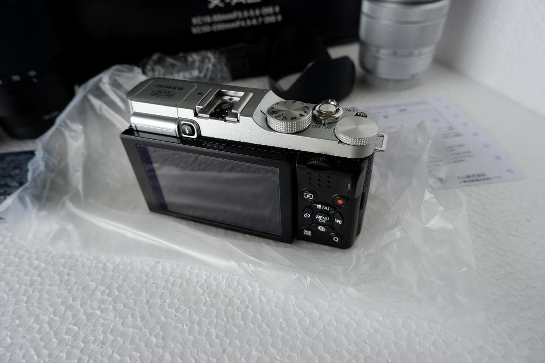 FUJIFILM ミラーレス一眼 X-A2 ダブルズームレンズ付き