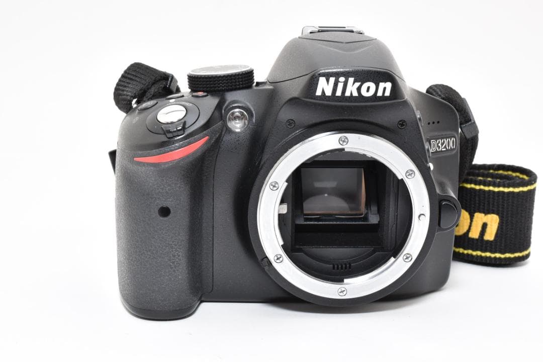 美品 NIKON ニコン D3200 デジタル一眼レフ ボディ H011