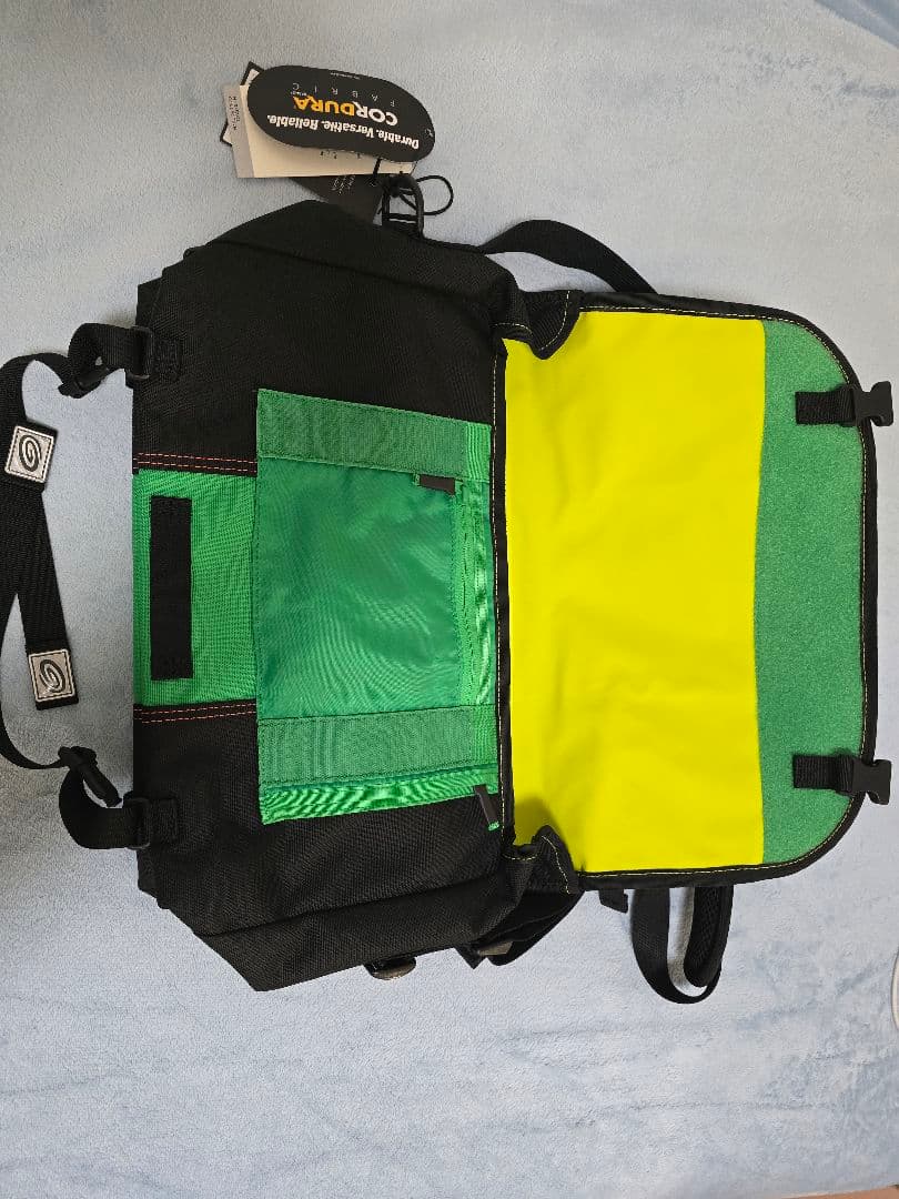 コーデュラ メッセンジャーバッグ ブラック/グリーン