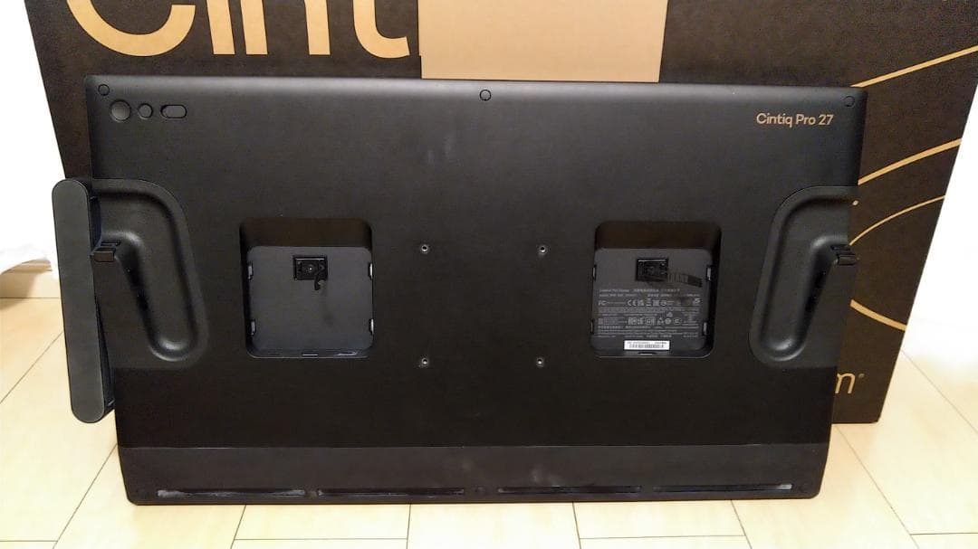 液タブ・ペンタブ Wacom Cintiq Pro 27 (DTH271K0D)