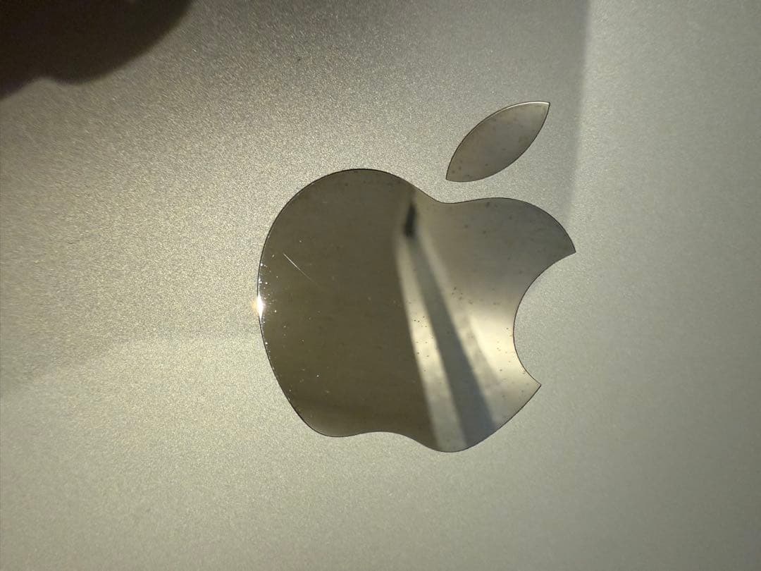 美品★MacBook Air M2チップ搭載13.6インチ512GB