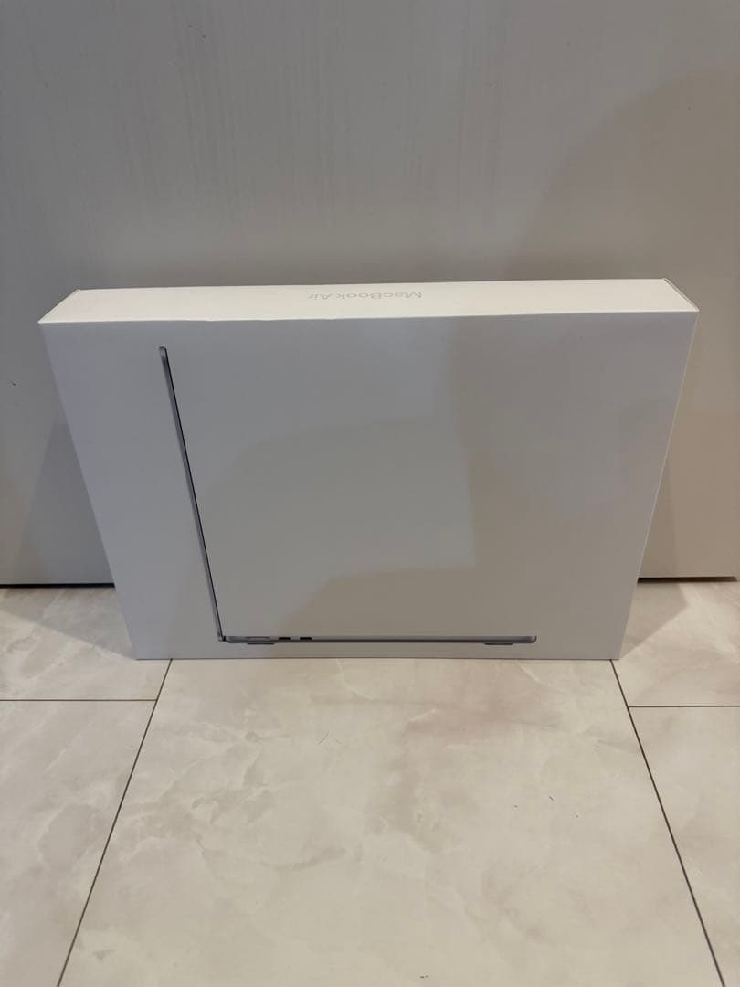 美品★MacBook Air M2チップ搭載13.6インチ512GB