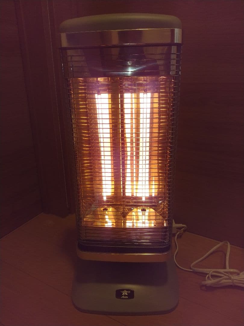 極美品アラジン　グラファイトヒーター　CAH-2G10EY-G 2022製