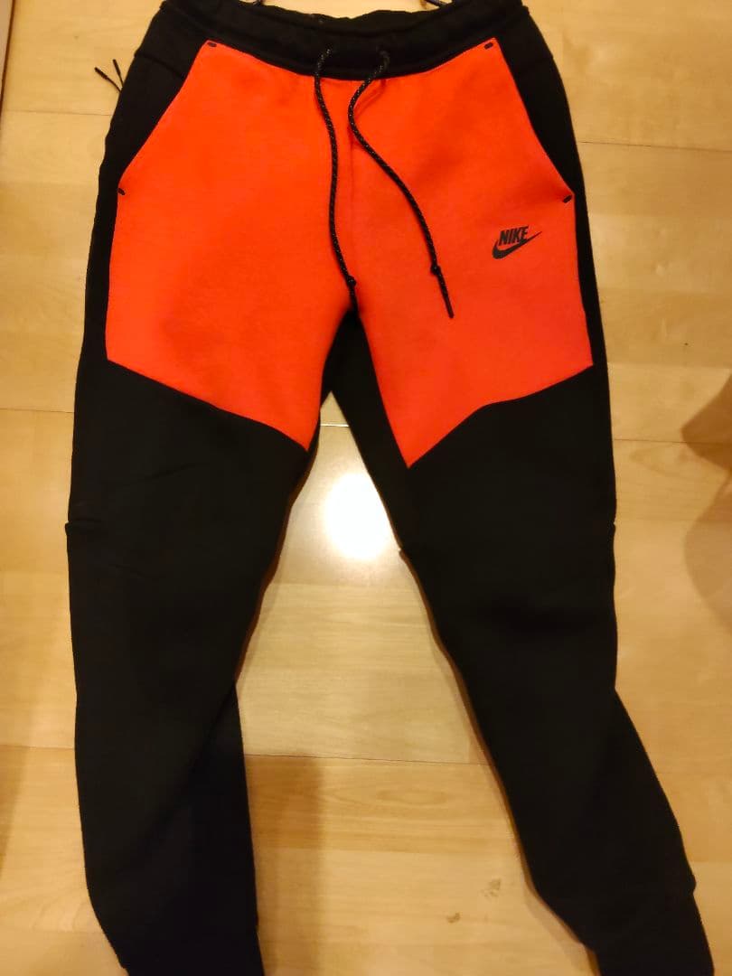 Nike テックフリース レッド/ブラック　完売モデル