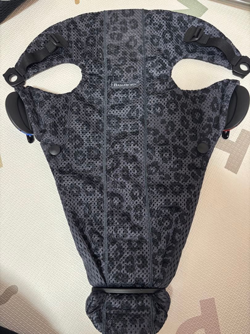 廃盤】Babybjorn ベビーキャリアmini アンスラサイトレパード