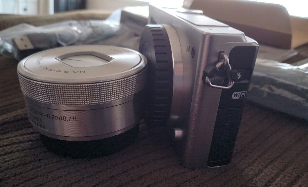 【ほぼ未使用】Nikon 1 J4 MODEL Zoom Lens Kit 純正