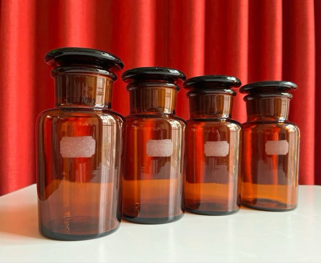 ◆未使用品◆ 昭和レトロ　アンティーク　薬瓶セット　鉄器ブックスタンド