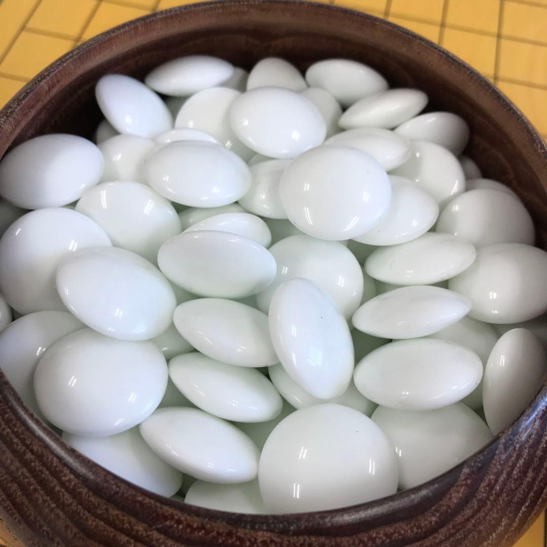 高級　木製　囲碁盤　碁石セット　レトロ　桐蓋つき碁盤　美品　新榧碁盤