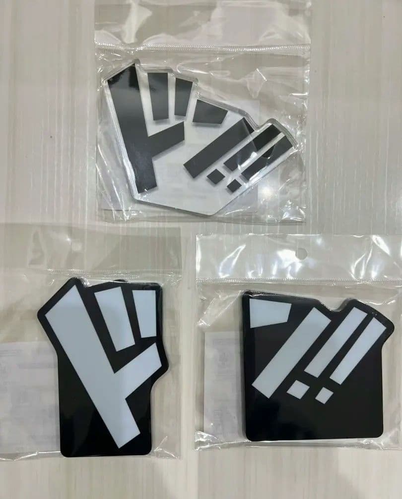 ONE PIECE BASE SHOP アクリルロゴディスプレイEX　３種セット