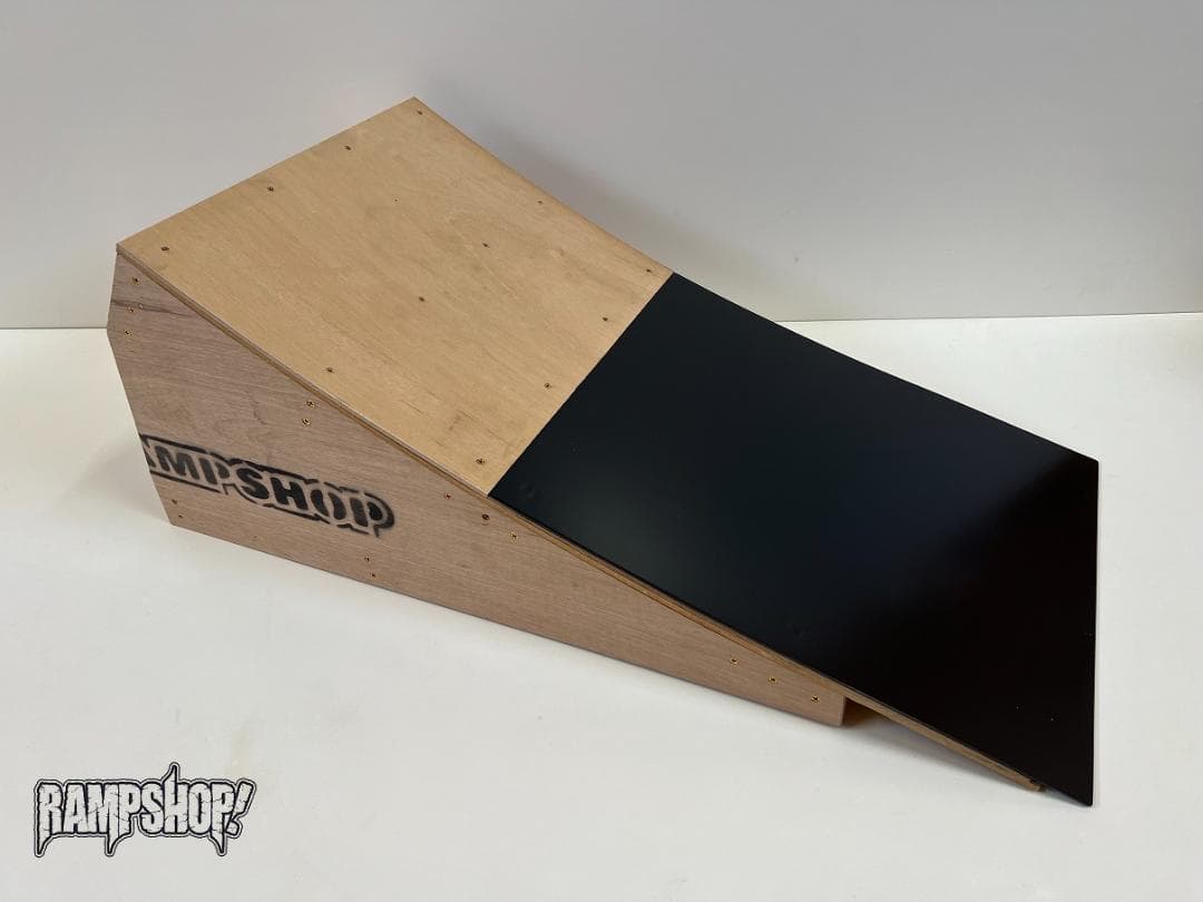 限定一台　送料無料　H30　ランチランプ　キッカー　ランプ　スケボー　セクション