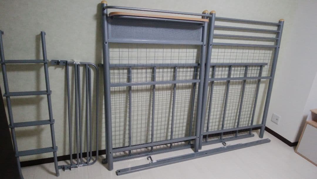 [直接引き取り希望] ミドルタイプのロフトベッド シングル宮付きコンセントなし