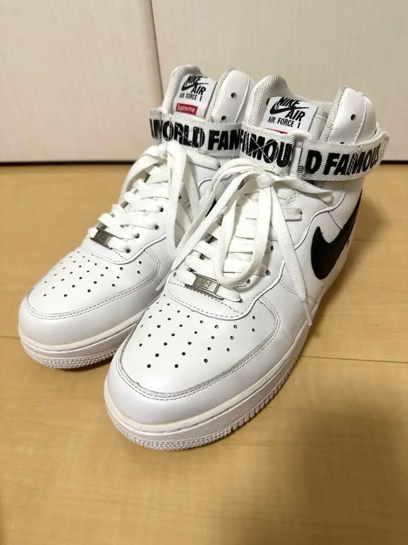 Supreme × Nike Air Force 1 ハイカット スニーカー