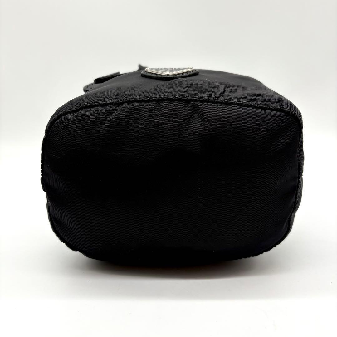 【近年型 極美品】PRADA サフィアーノ テスートナイロン 巾着 ポーチ 黒