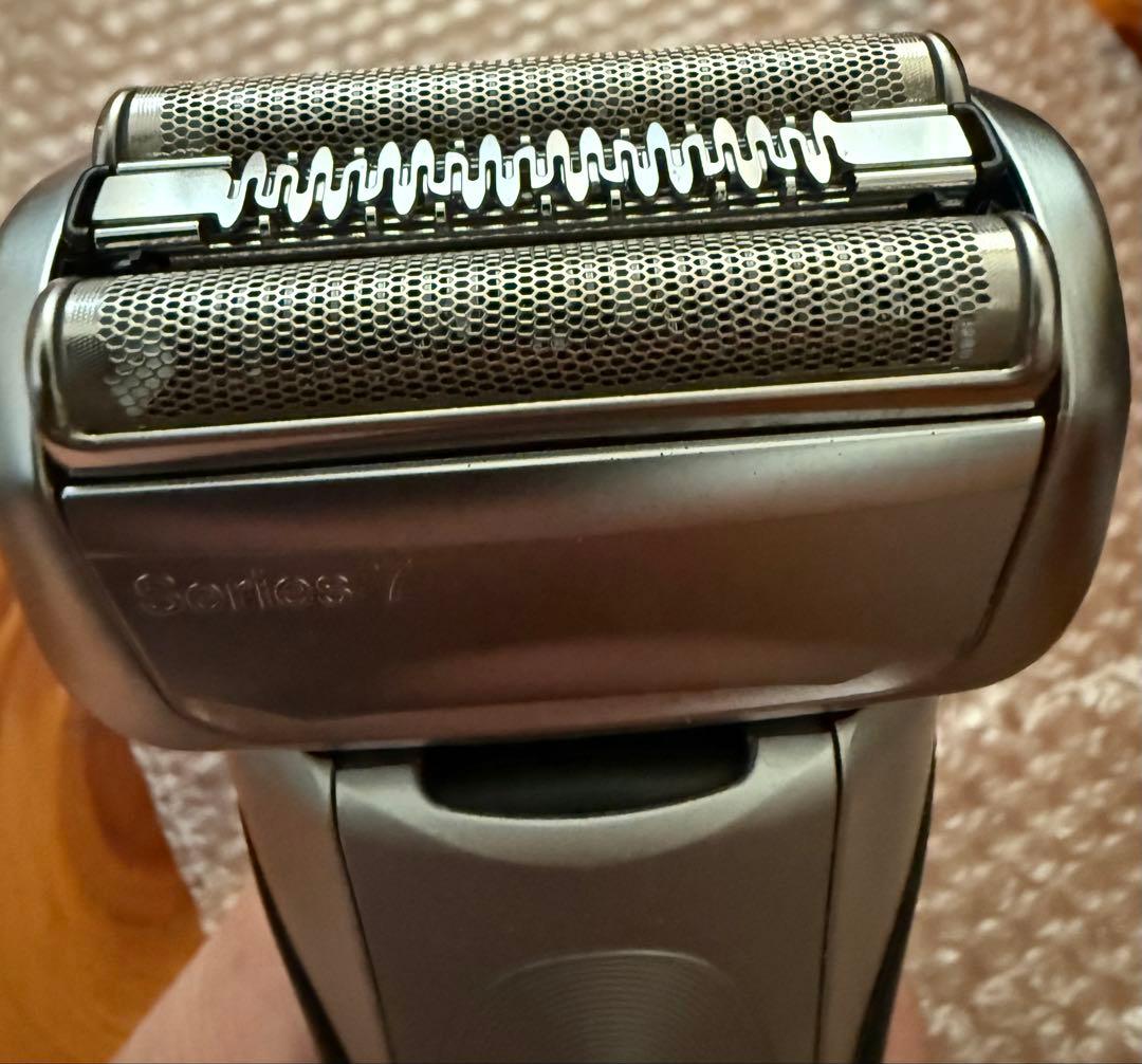 タイムセール中❗️21時まで限定 超お得‼️Braun メンズシェーバー