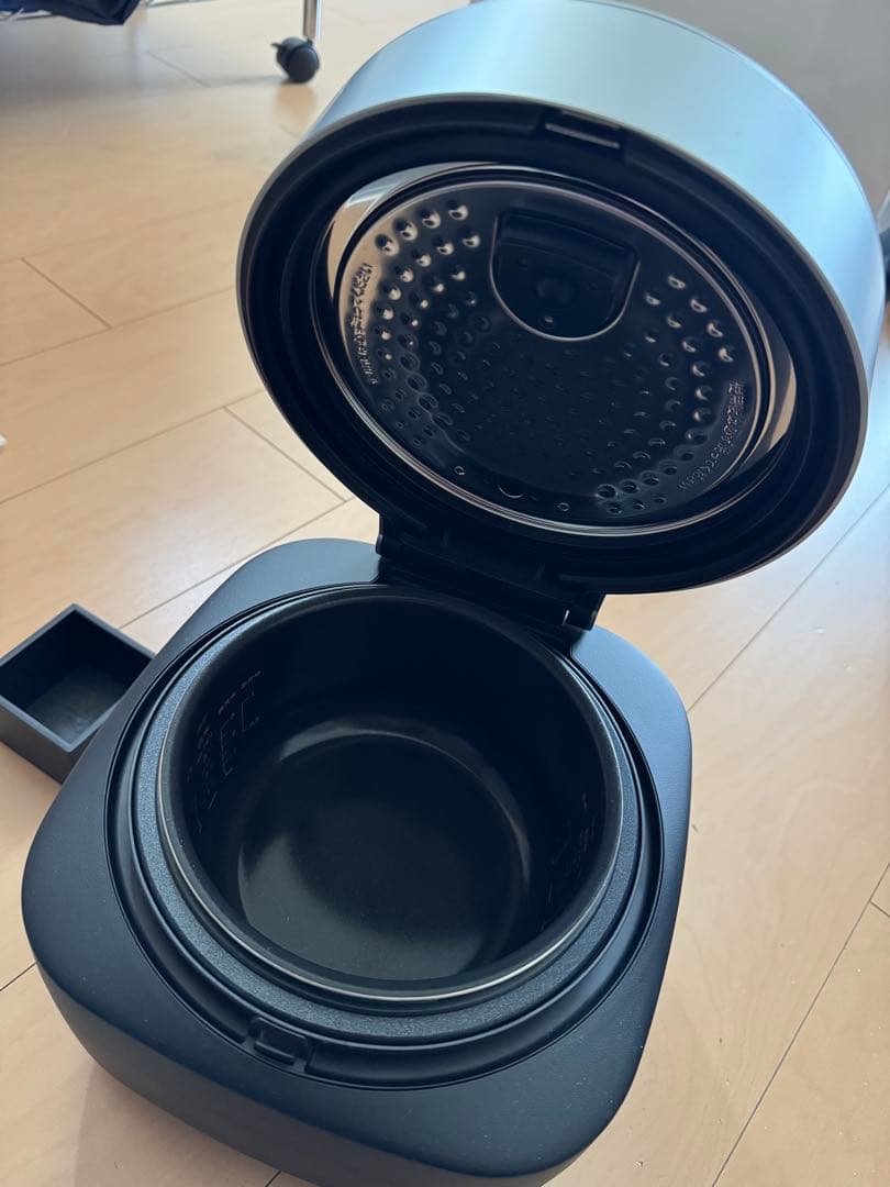 バルミューダ炊飯器　美品