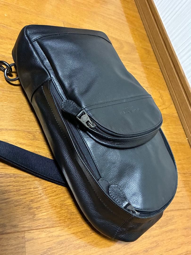 COACH コーチ ブラックレザー ボディバック スリングバック 本革