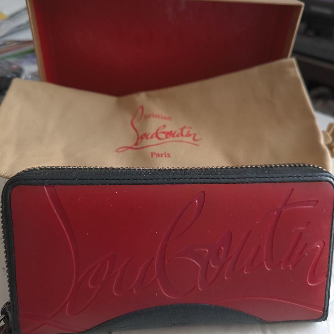 Christian Louboutin 長財布 レッド