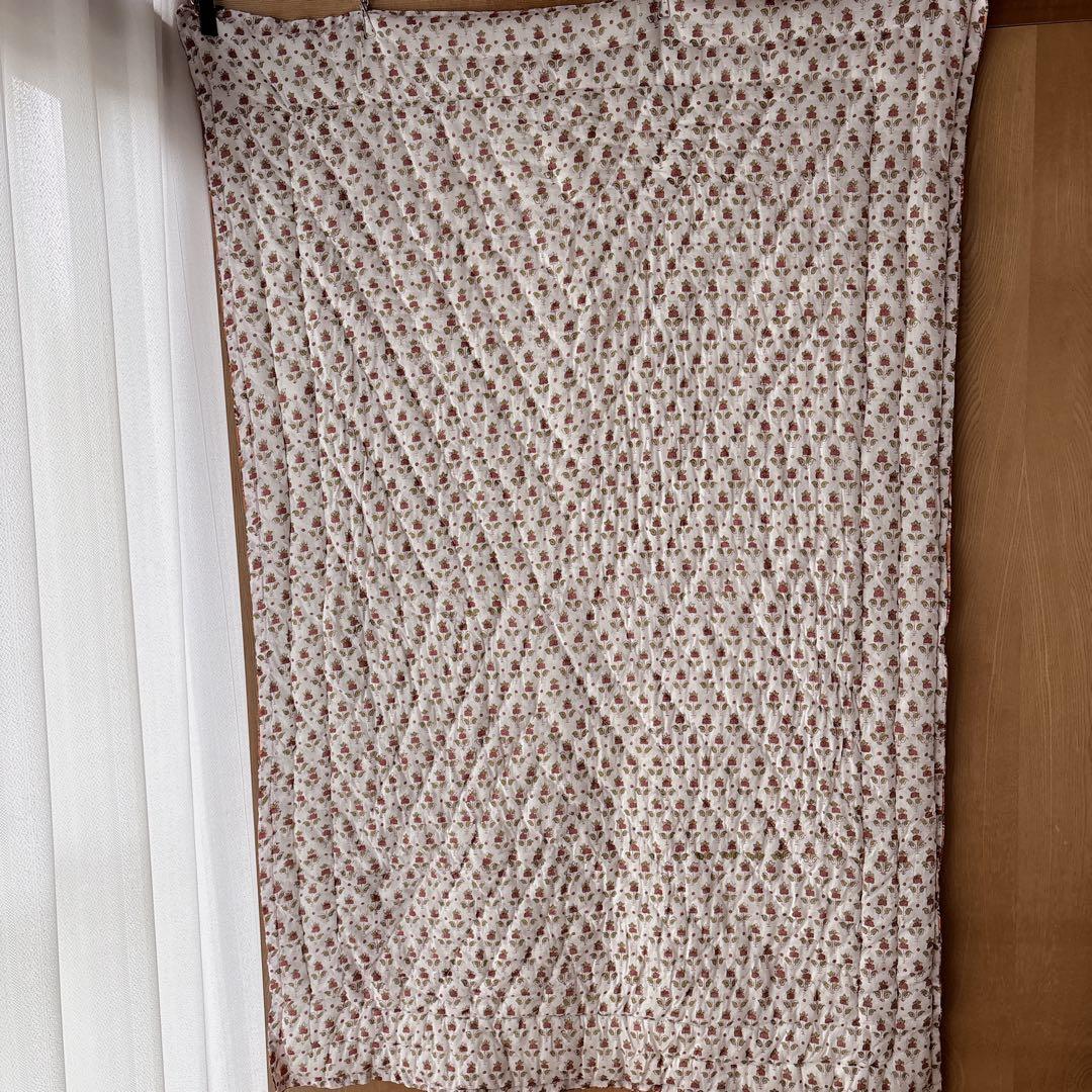 未使用※訳アリ　インド ブロックプリント 中綿入りベビーキルト オレンジ　ラグ