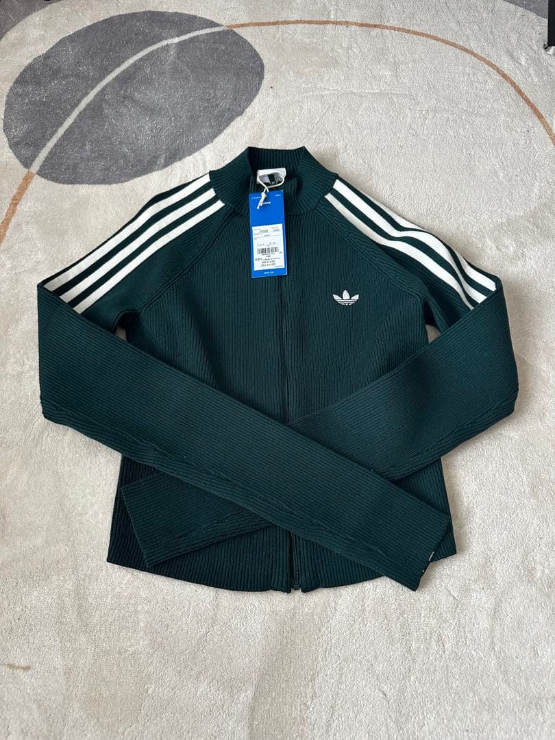 アディカラースリーストライプススリムニット トラックトップ　adidas