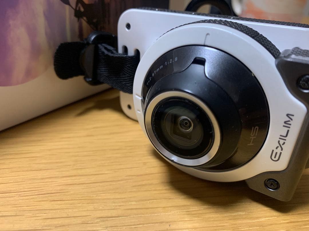 Casio EX-FR100 デジタルカメラ