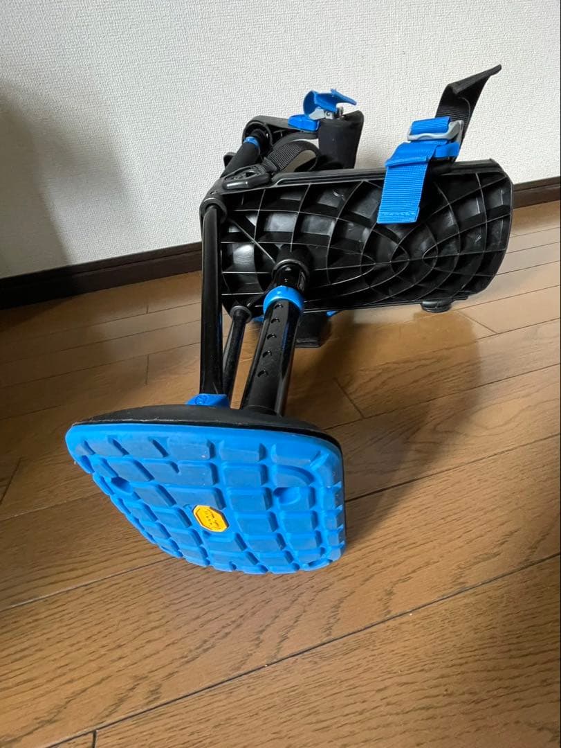 ぴよ iWALK! 3.0 膝用松葉杖 ハンズフリー松葉杖