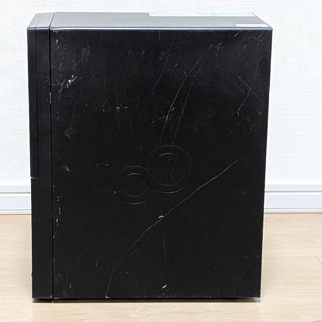 サーバー Fujitsu PRIMERGY TX1310 M5; 8GB; RAID1