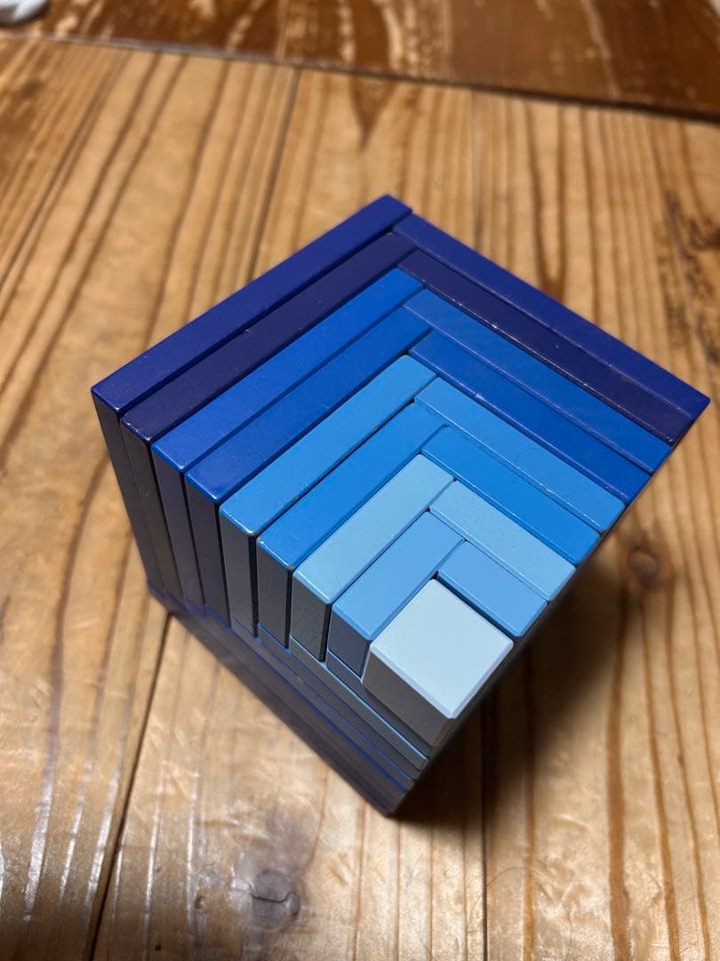 ネフ社　セラ　青系のグラデーション積み木