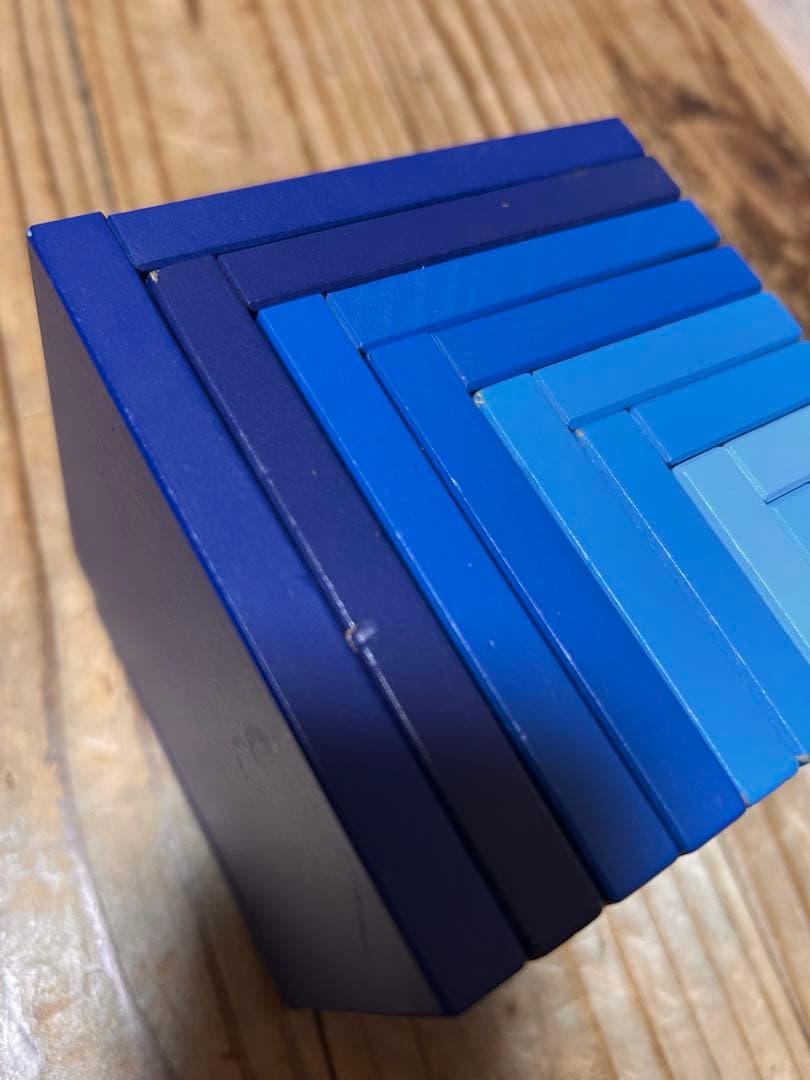 ネフ社　セラ　青系のグラデーション積み木