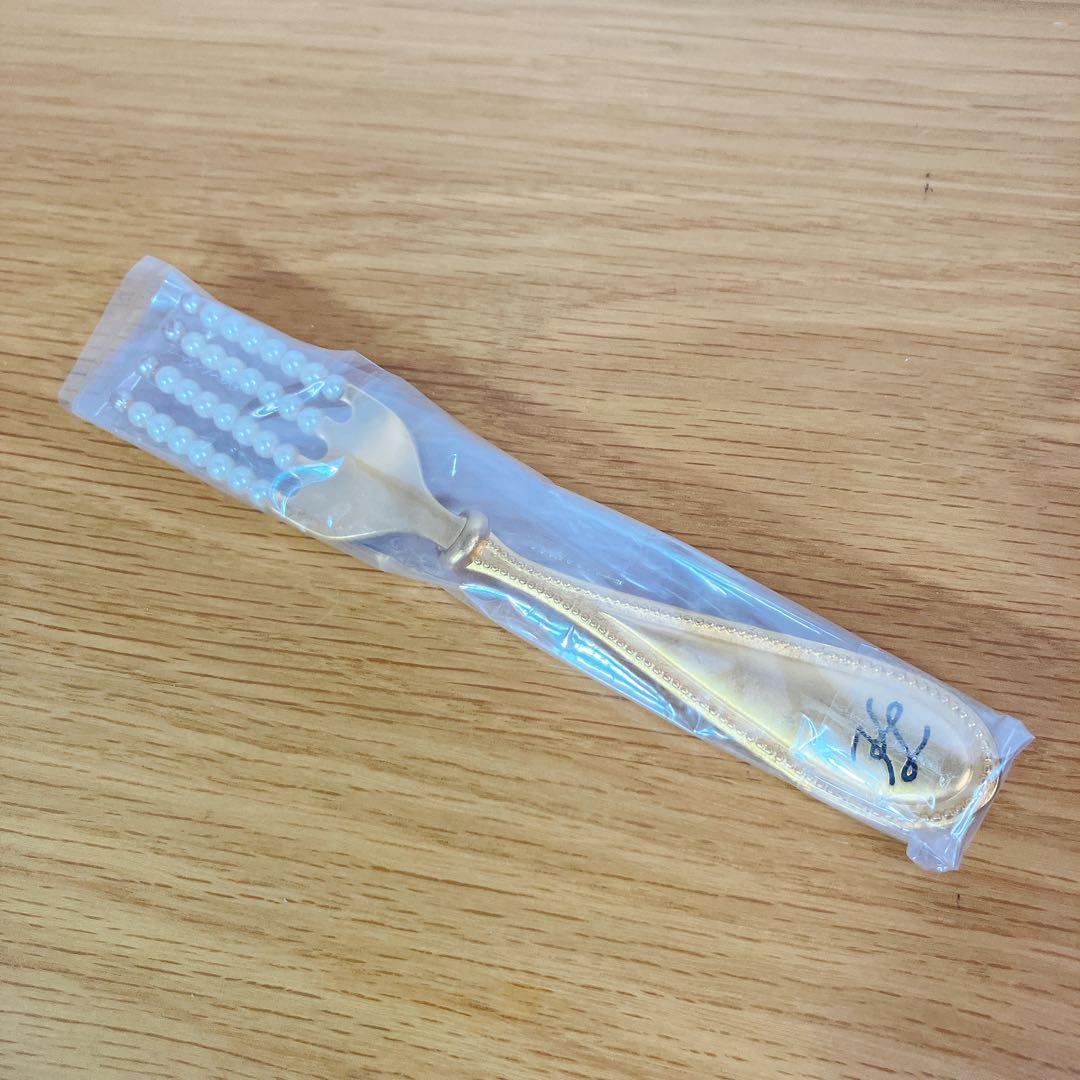 KARL LAGERFELD？ ブローチ フォーク モチーフ 4連 パール