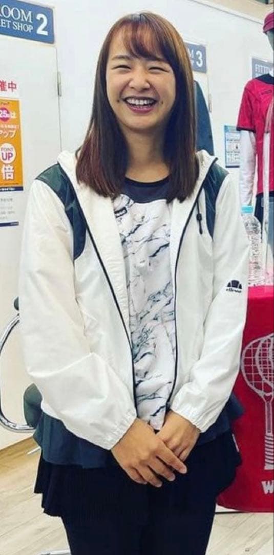 京都パフェ子様用　エレッセ テニスウェア 光電子 ジャケット M レディース