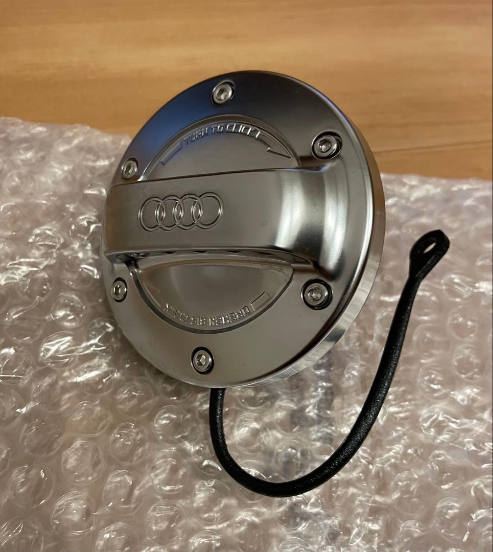 Audi純正 アルミルック フェーエルキャップ