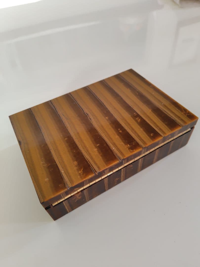 希少なタイガーアイ、虎目石の小筥