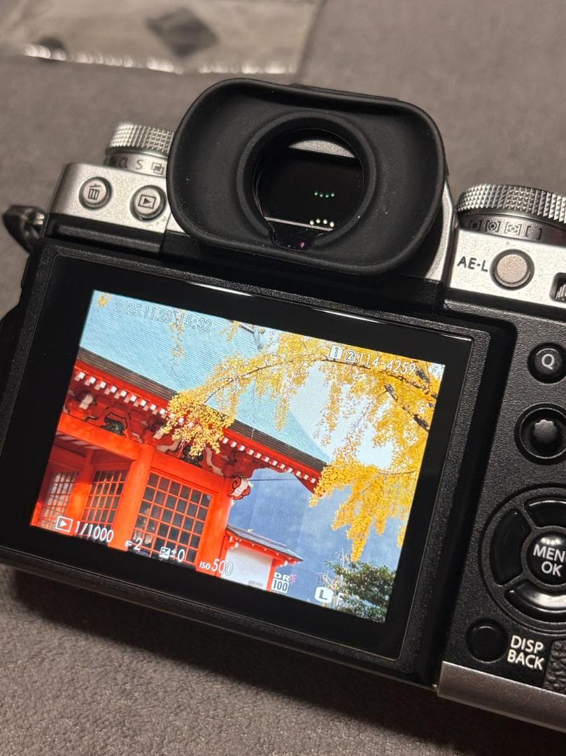 富士フイルム X-T3 ボディ シルバー 純正バッテリー２個付き