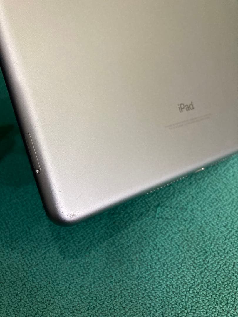 ② iPad 第6世代 Wi-Fi Cellular 128GB シルバー